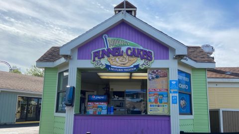 Exterior of Midway Funnel Cakes at Six Flags