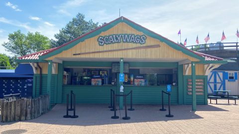 exterior of Scalywags at Six Flags